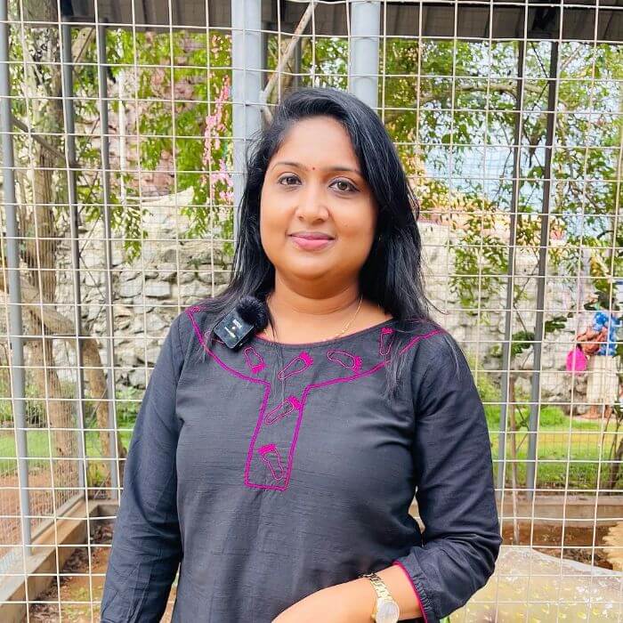 RJ Menaka Age