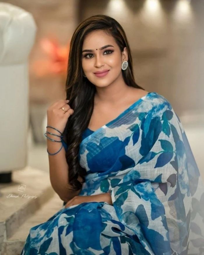 Kanmani Monohar Super Queen