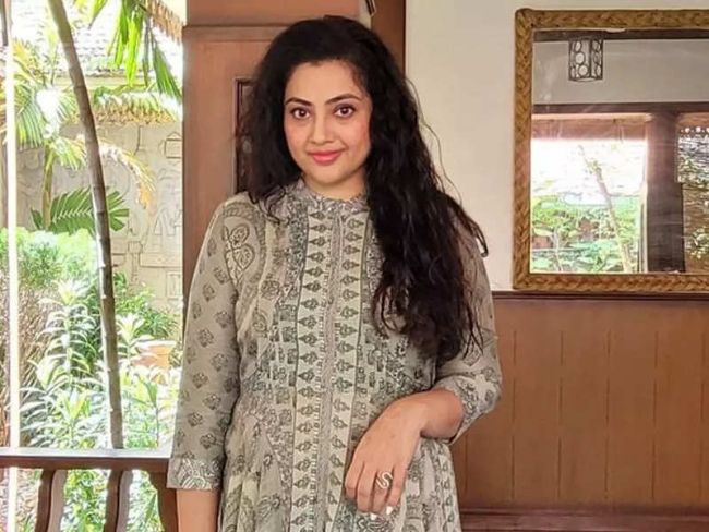 Meena Age